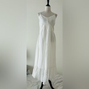 Universal thread L White eyelet spaghetti strap summer Maxi Dress